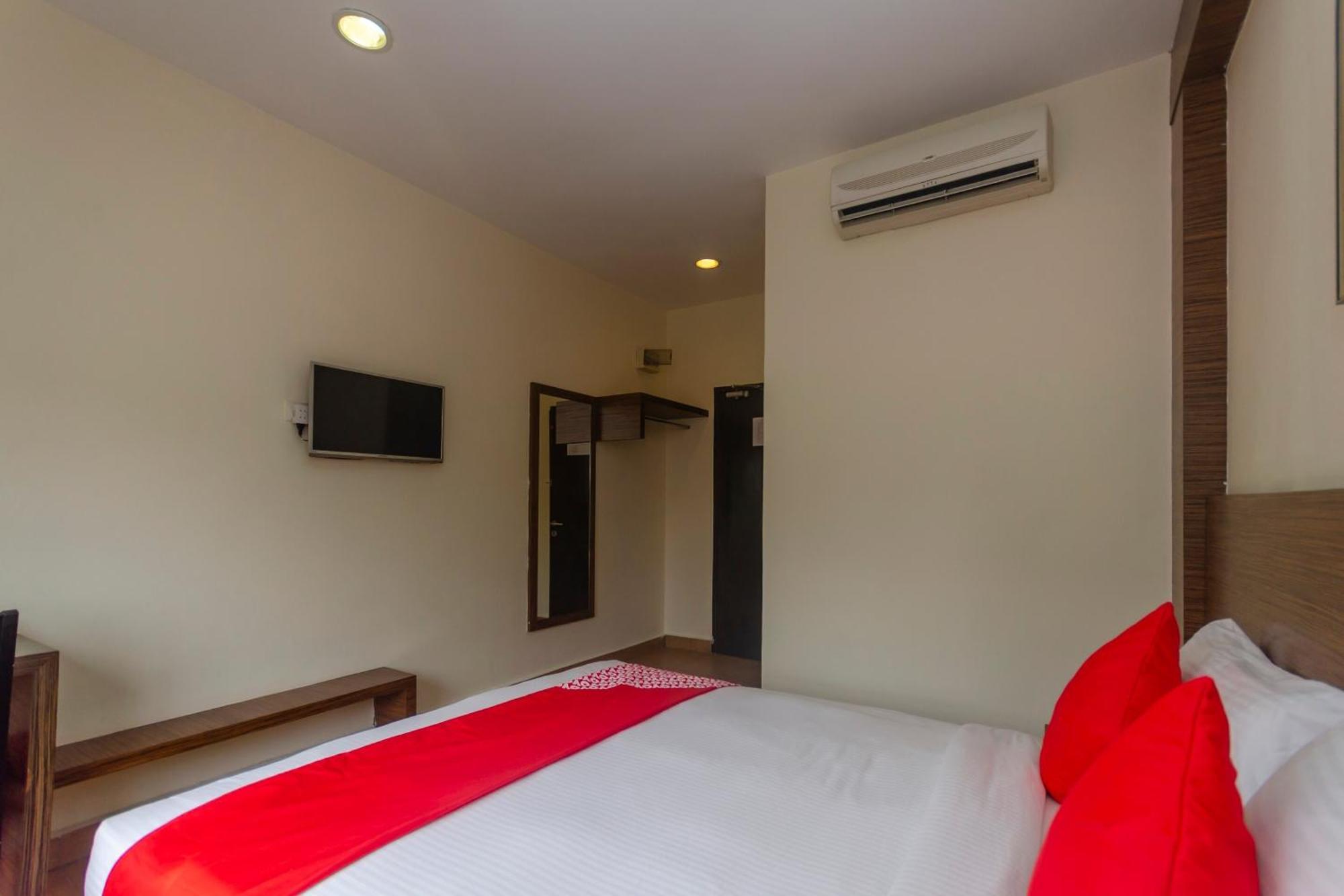 Super Oyo 596 The Vintage Hotel Johor Bahru Exterior foto