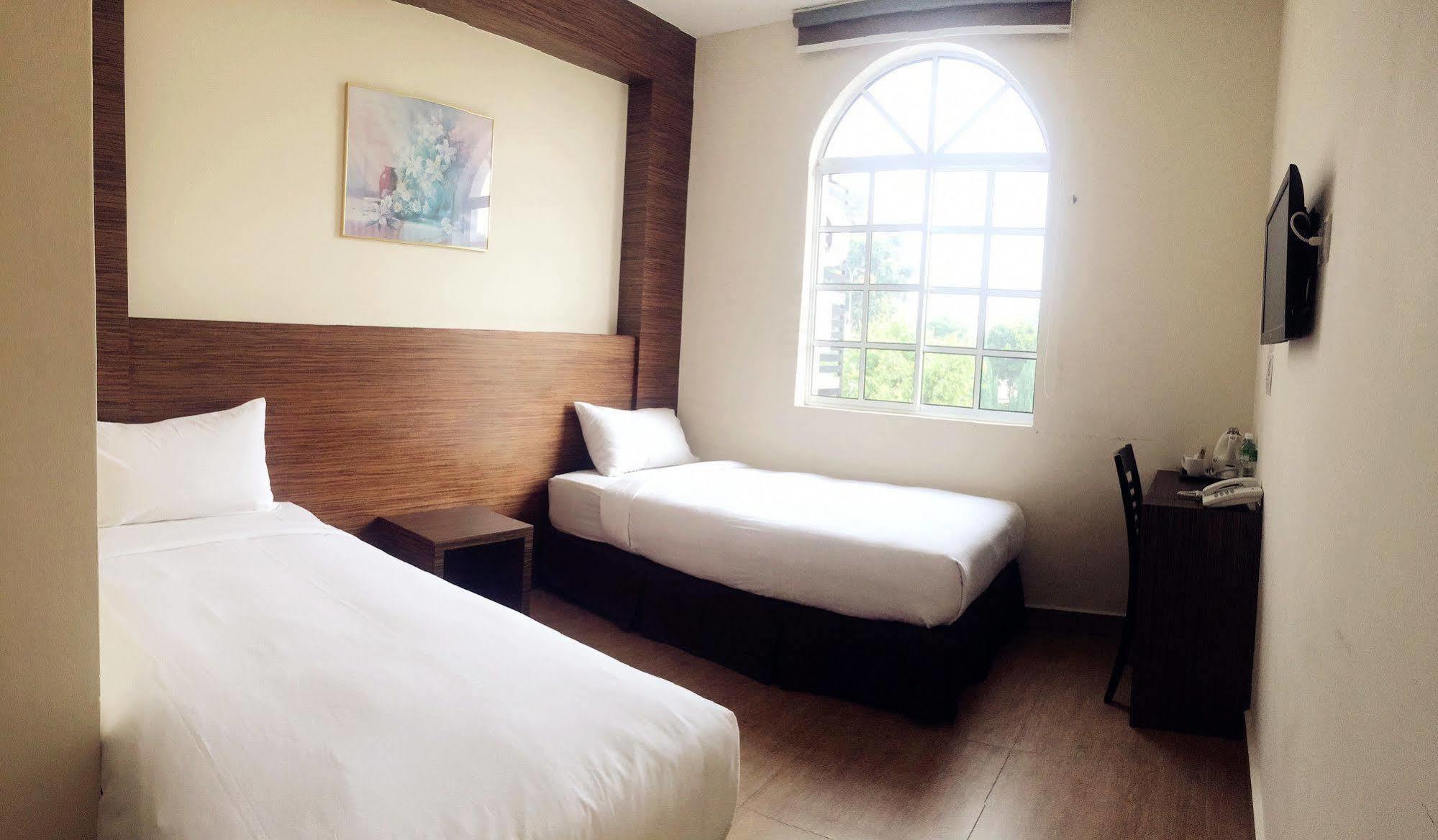 Super Oyo 596 The Vintage Hotel Johor Bahru Exterior foto